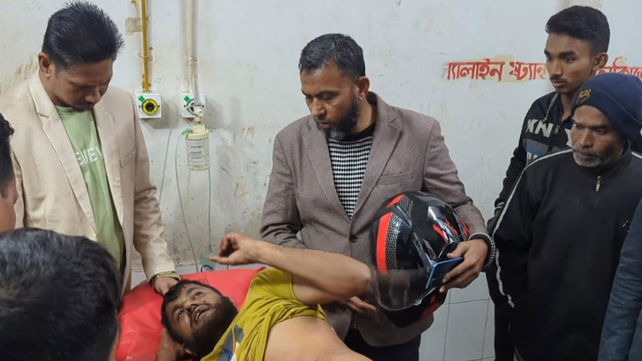 যুবদল নেতাকে কুপিয়ে জখম, স্বেচ্ছাসেবক দলের নেতা বহিষ্কার
